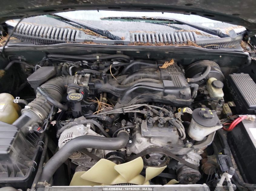 2004 Ford Explorer Nbx/Xlt VIN: 1FMZU73K54UB92768 Lot: 43964044