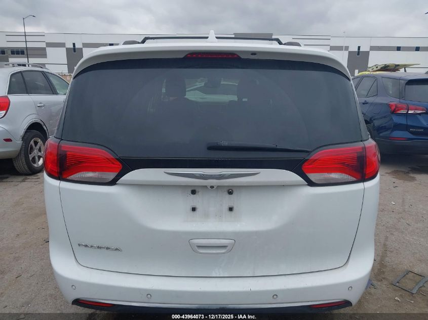 2017 Chrysler Pacifica Touring-L Plus VIN: 2C4RC1EGXHR577520 Lot: 43964073