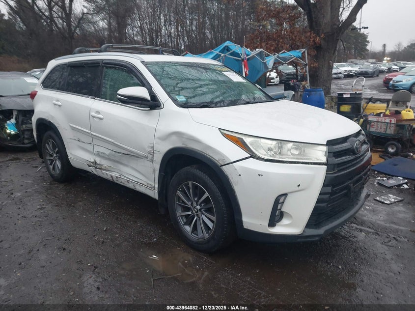 5TDJZRFH6JS528653 2018 Toyota Highlander Xle auction photo 1