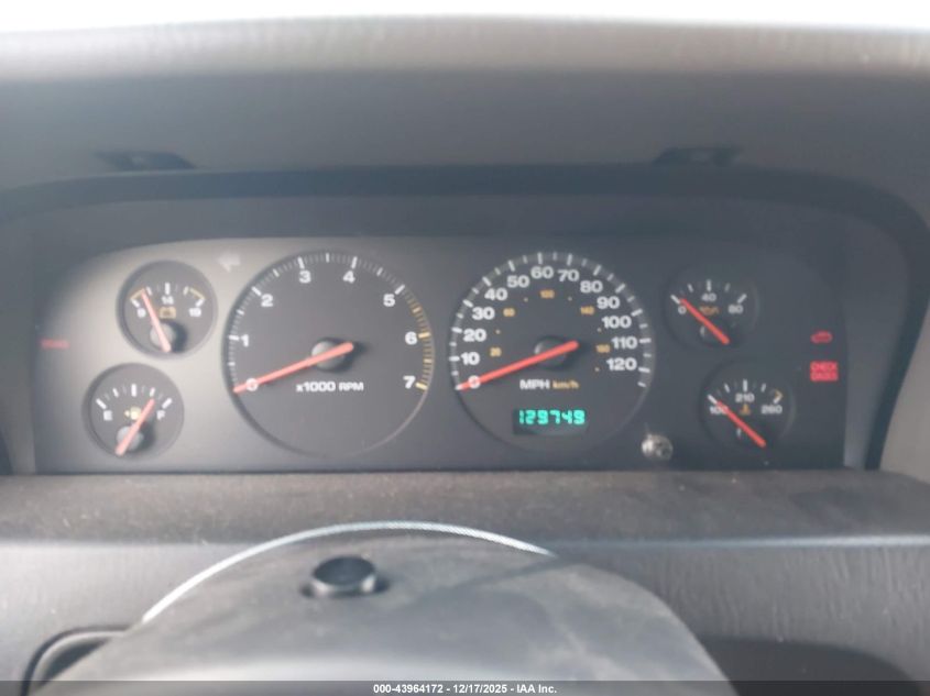 2000 Jeep Grand Cherokee Laredo VIN: 1J4GW48S3YC288398 Lot: 43964172