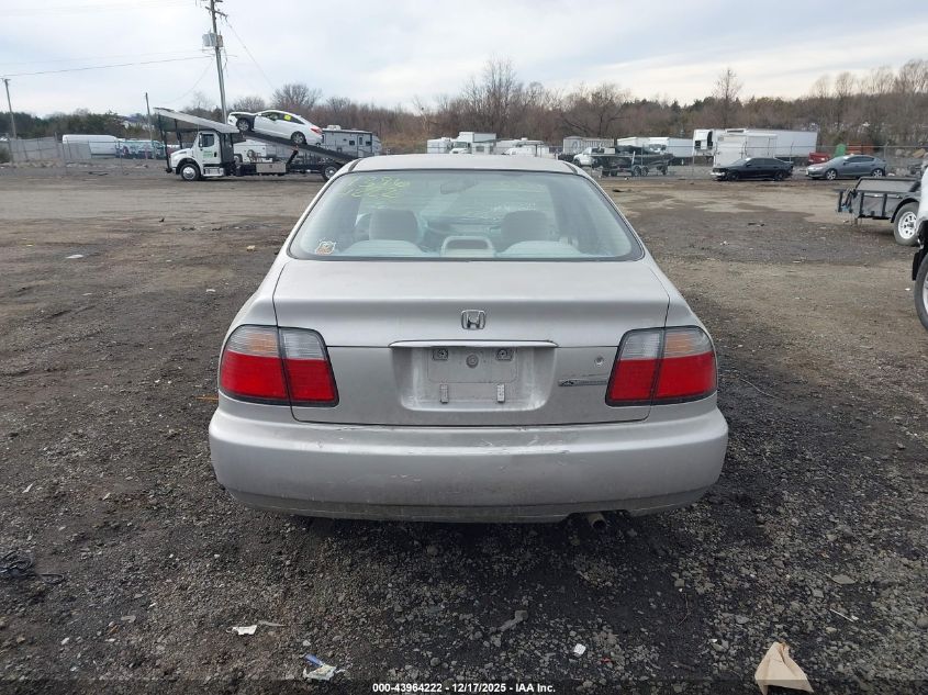 1996 Honda Accord Dx 25Th Anniversary VIN: 1HGCD568XTA090897 Lot: 43964222
