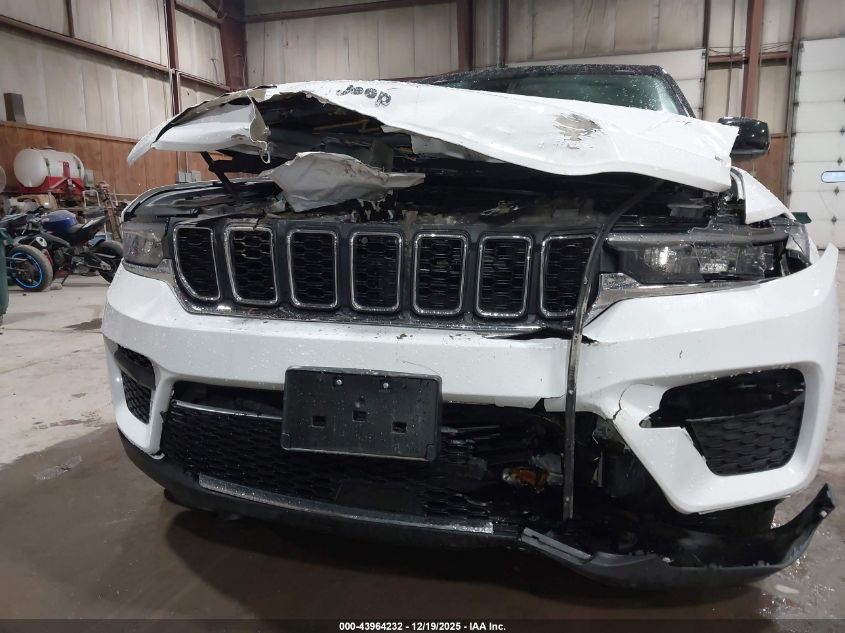 2023 Jeep Grand Cherokee Laredo 4X4 VIN: 1C4RJHAG6PC573332 Lot: 43964232