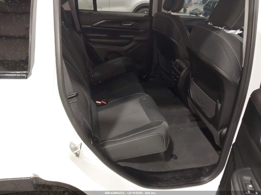 2023 Jeep Grand Cherokee Laredo 4X4 VIN: 1C4RJHAG6PC573332 Lot: 43964232