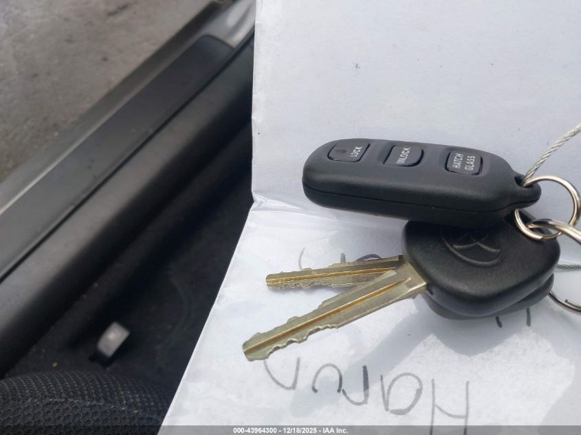 2007 Toyota Matrix VIN: 2T1KR32E87C662739 Lot: 43964300