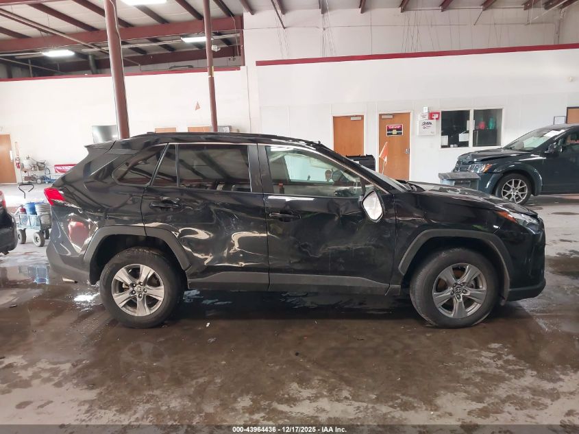 2024 Toyota Rav4 Xle VIN: 2T3P1RFV0RW424211 Lot: 43964436