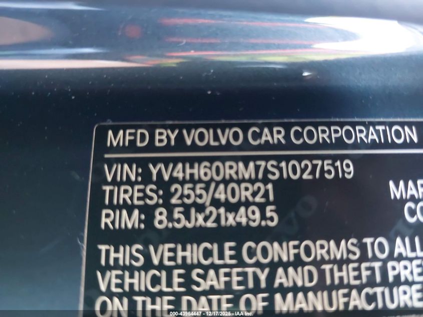 2025 Volvo Xc60 Plug-In Hybrid Ultra, T8 Awd Electric/Gasoline, Dark VIN: YV4H60RM7S1027519 Lot: 43964447