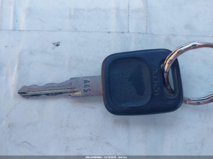 1997 Audi Cabriolet VIN: WAUAA88G5VN002951 Lot: 43964584