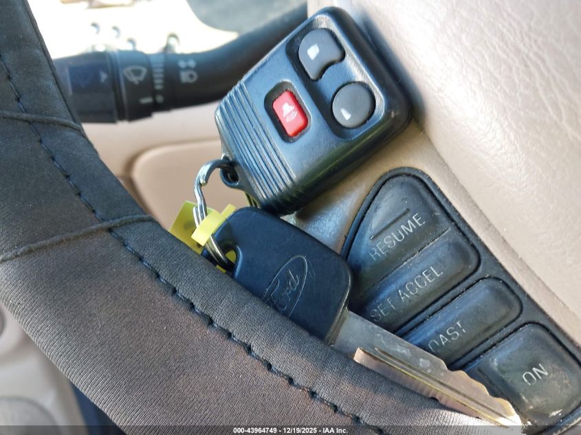 2000 Ford Explorer Eddie Bauer VIN: 1FMZU74E7YZB94491 Lot: 43964749