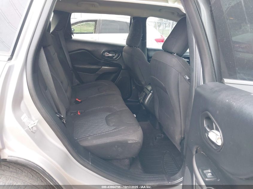 2019 Jeep Cherokee Latitude Fwd VIN: 1C4PJLCB8KD220542 Lot: 43964755