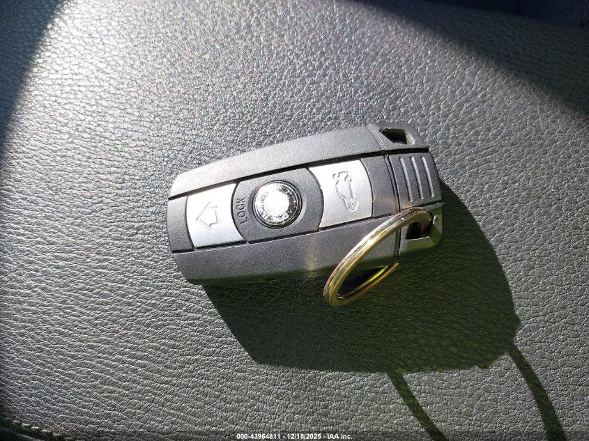 2015 BMW X1 xDrive28I VIN: WBAVL1C52FVY25749 Lot: 43964811