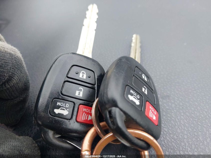 2015 Toyota Corolla S Plus VIN: 5YFBURHE5FP275752 Lot: 43964828