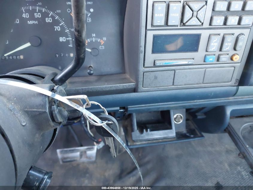 1994 Chevrolet Gmt-400 C1500 VIN: 1GCDC14Z8RZ185608 Lot: 43964858