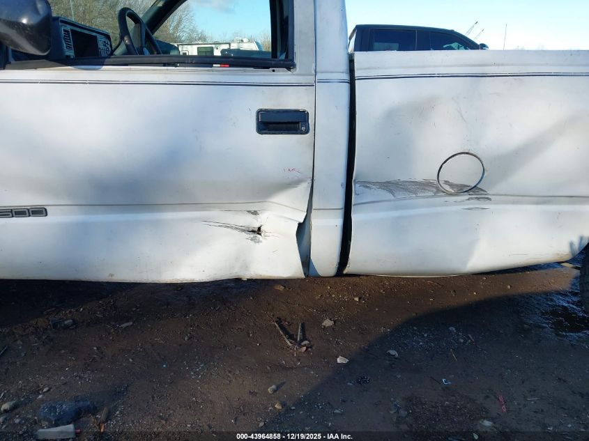 1994 Chevrolet Gmt-400 C1500 VIN: 1GCDC14Z8RZ185608 Lot: 43964858