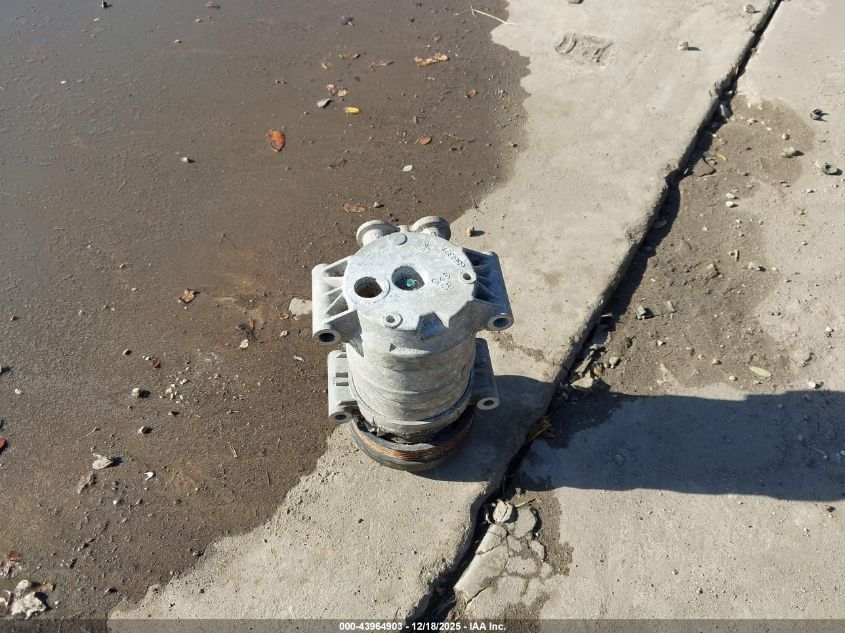 2001 Jeep Wrangler Sport VIN: 1J4FA49S51P366347 Lot: 43964903