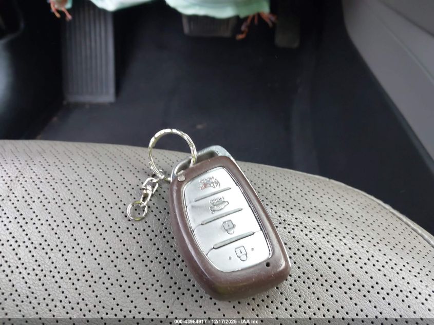 2017 Hyundai Elantra Limited VIN: KMHD84LF4HU067797 Lot: 43964917