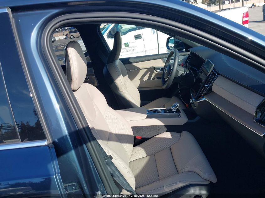 2025 Volvo XC90 - YV4062PG5S1377012