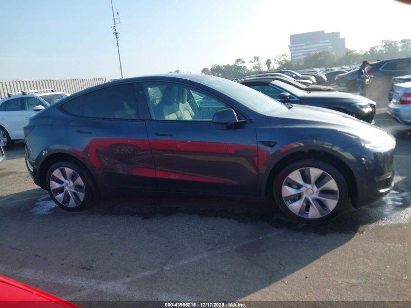 2024 Tesla Model Y Long Range Dual Motor All-Wheel Drive VIN: 7SAYGDEE8RA233519 Lot: 43965216
