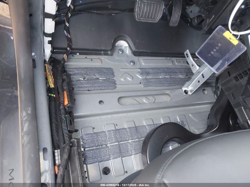 2024 Tesla Model Y Long Range Dual Motor All-Wheel Drive VIN: 7SAYGDEE8RA233519 Lot: 43965216