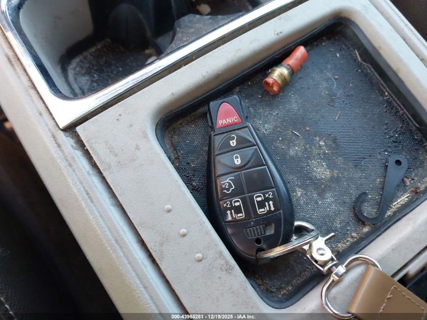 2016 Chrysler Town & Country Touring VIN: 2C4RC1BG5GR141936 Lot: 43965281