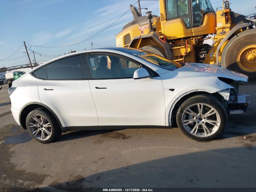 2023 Tesla Model Y Awd/Long Range Dual Motor All-Wheel Drive VIN: 7SAYGDEE2PA123417 Lot: 43965300