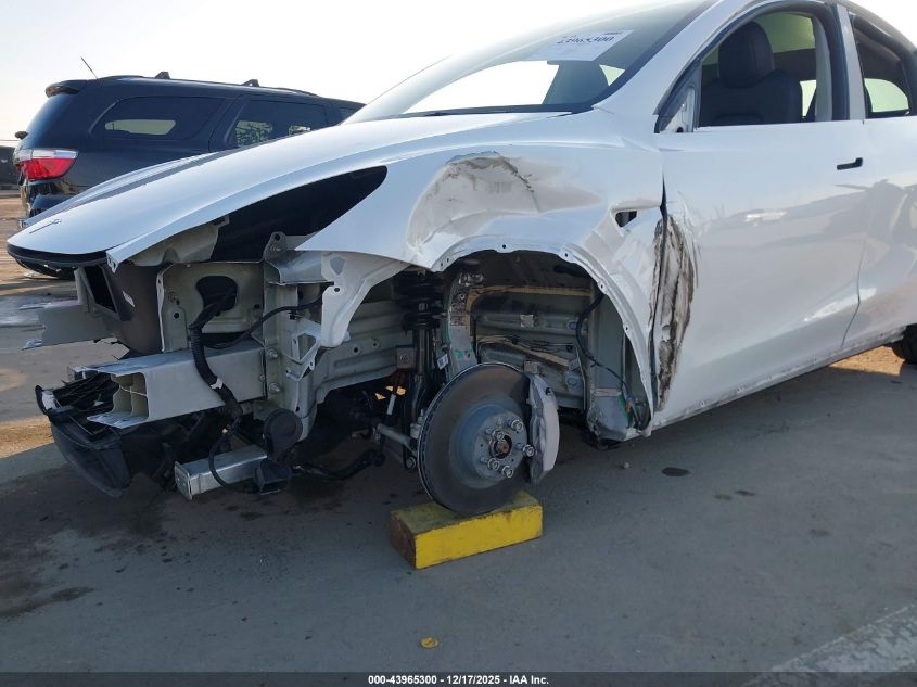 2023 Tesla Model Y Awd/Long Range Dual Motor All-Wheel Drive VIN: 7SAYGDEE2PA123417 Lot: 43965300