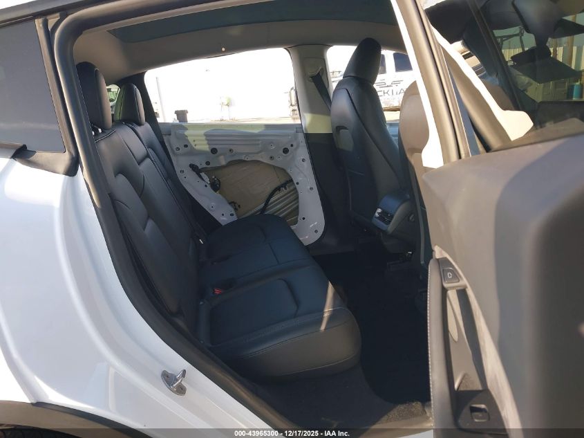 2023 Tesla Model Y Awd/Long Range Dual Motor All-Wheel Drive VIN: 7SAYGDEE2PA123417 Lot: 43965300