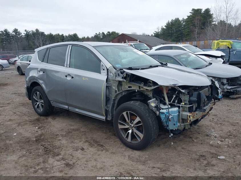 2T3RFREVXJW705240 2018 Toyota Rav4 Xle auction photo 1