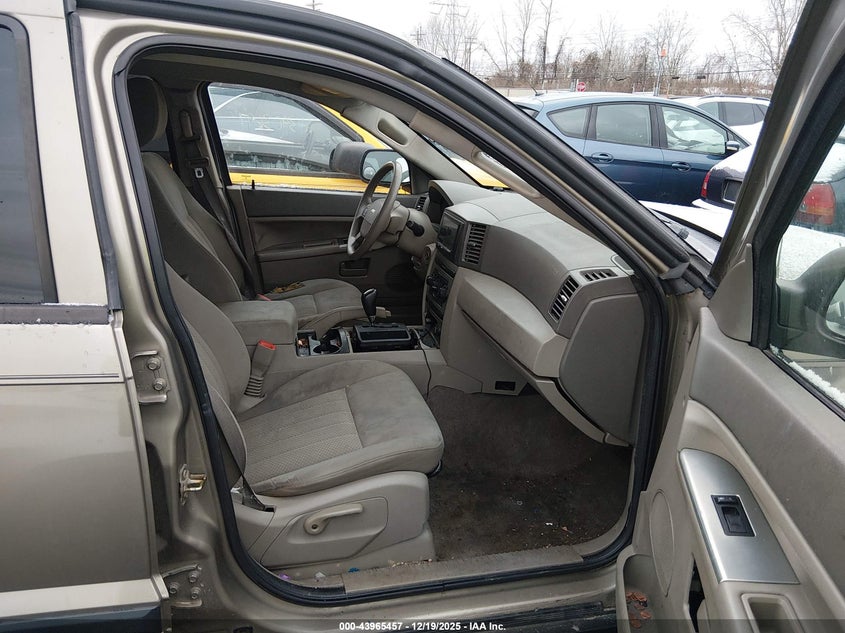 2005 Jeep Grand Cherokee Laredo