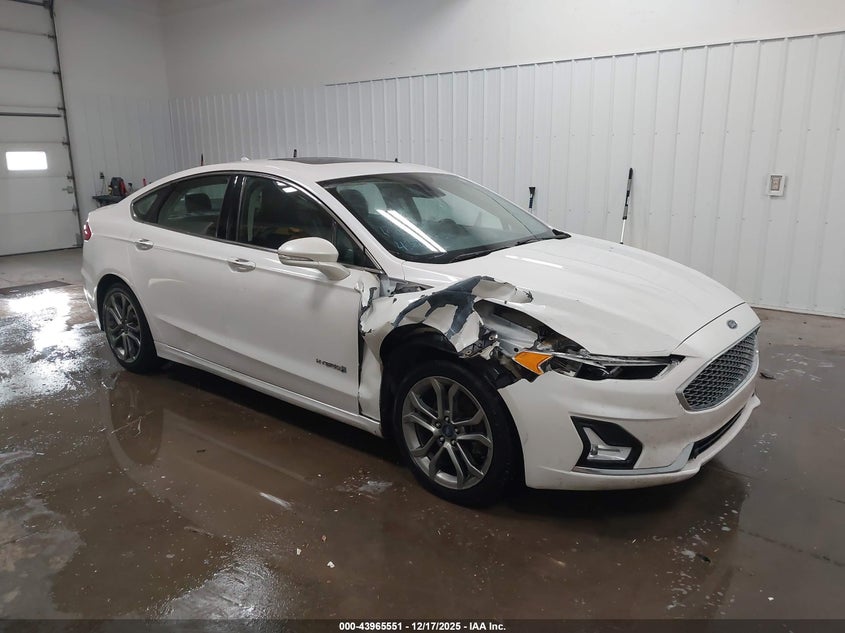 3FA6P0RU7KR211779 2019 Ford Fusion Hybrid Titanium auction photo 1