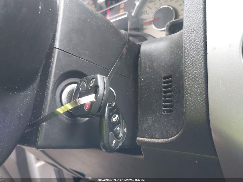 2011 Ford Expedition Xlt VIN: 1FMJU1J53BEF47077 Lot: 43965789