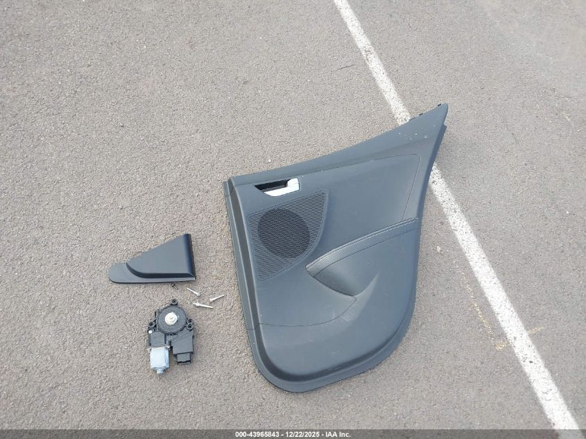 2014 Hyundai Veloster Turbo W/Black VIN: KMHTC6AEXEU200073 Lot: 43965843