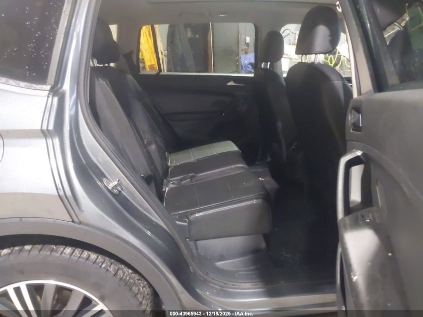 2018 Volkswagen Tiguan 2.0T Se/2.0T Sel VIN: 3VV2B7AX6JM031602 Lot: 43965943