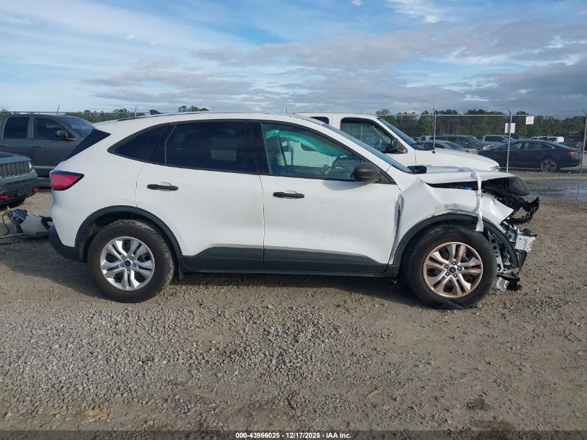2022 Ford Escape S VIN: 1FMCU0F63NUB32663 Lot: 43966025