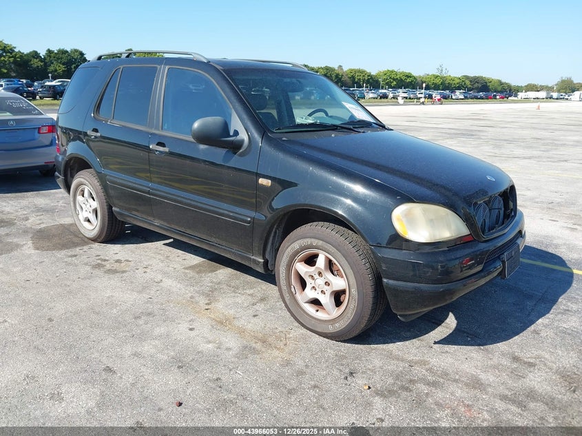 4JGAB54E4XA143325 1999 Mercedes-Benz Ml 320 auction photo 1