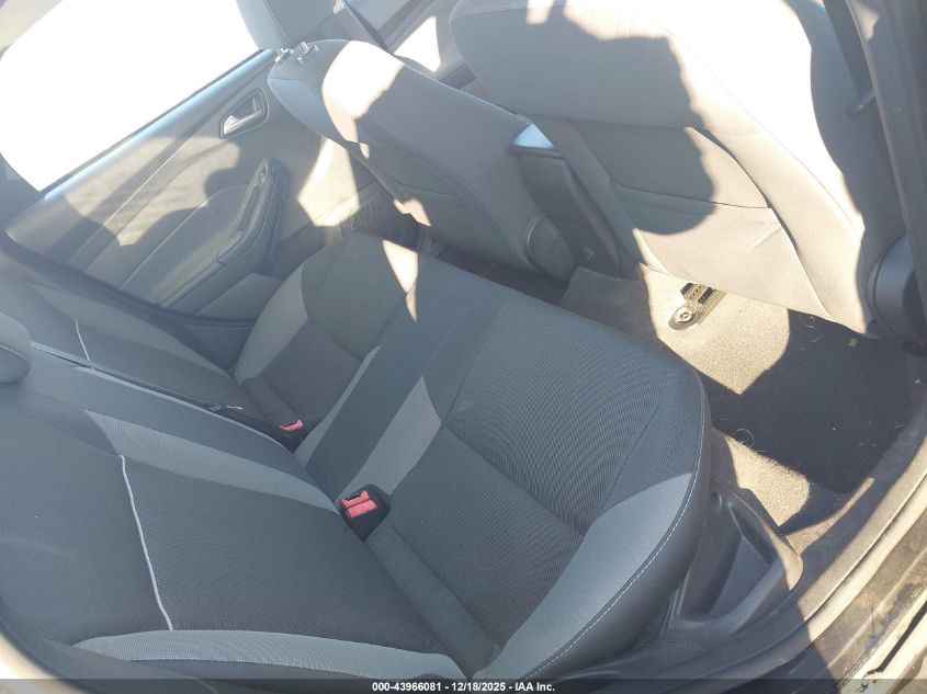 2013 Ford Focus Se VIN: 1FADP3F25DL380051 Lot: 43966081