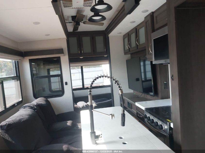 2022 Coachmen Brookstone VIN: 5ZT3BK5B0NA328192 Lot: 43966137