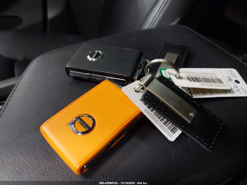 2023 Volvo Xc60 Plus Dark Theme VIN: YV4L12RW7P1288940 Lot: 43966152