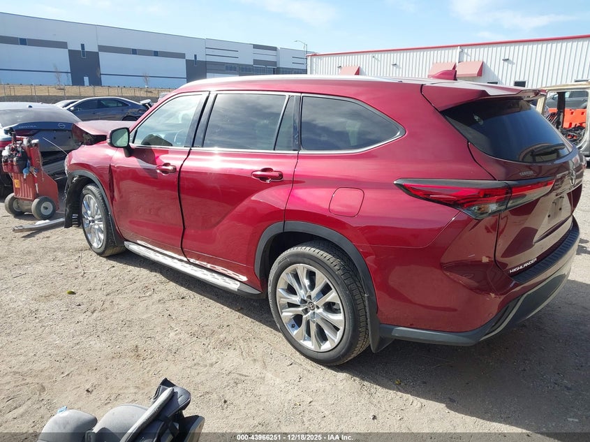 5TDYZRAH5MS532185 2021 TOYOTA HIGHLANDER photo no. 3
