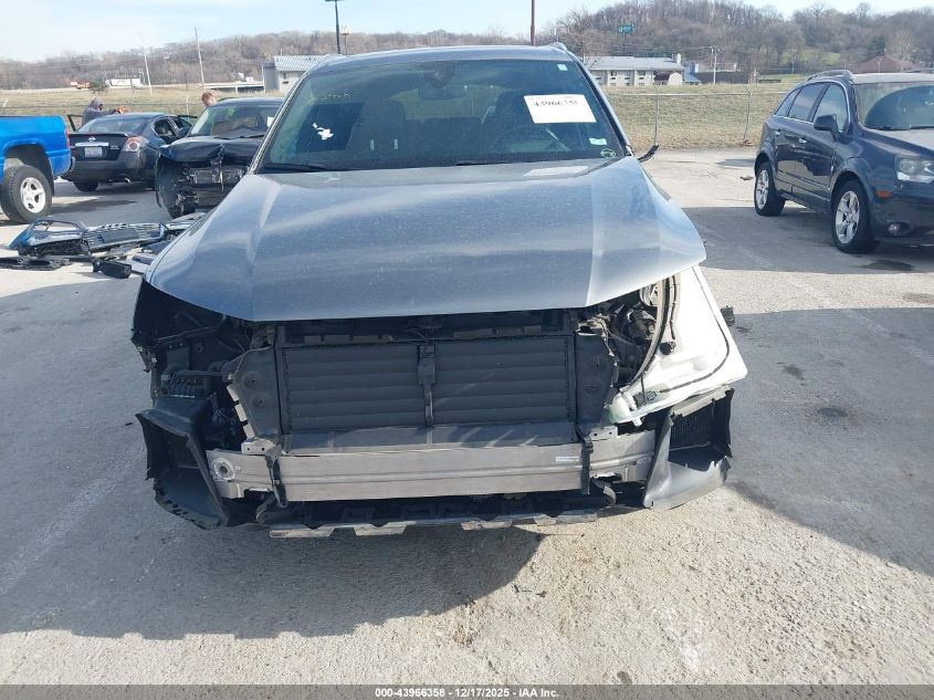 2017 Audi Q7 3.0T Premium VIN: WA1VAAF73HD010436 Lot: 43966358