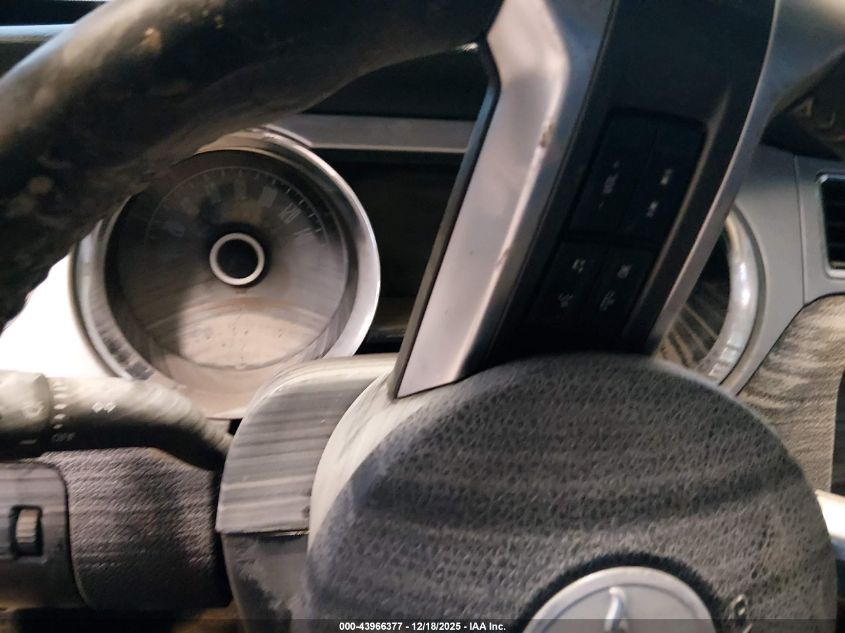 2014 Ford Mustang V6 Premium VIN: 1ZVBP8AM8E5299667 Lot: 43966377