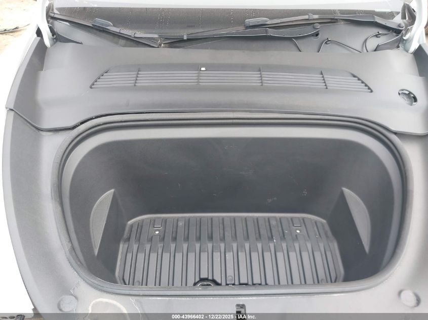 2023 Tesla Model Y Awd/Long Range Dual Motor All-Wheel Drive VIN: 7SAYGDEE8PA129657 Lot: 43966402