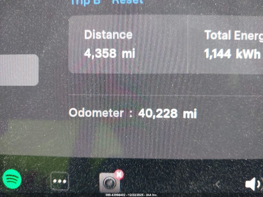 2023 Tesla Model Y Awd/Long Range Dual Motor All-Wheel Drive VIN: 7SAYGDEE8PA129657 Lot: 43966402