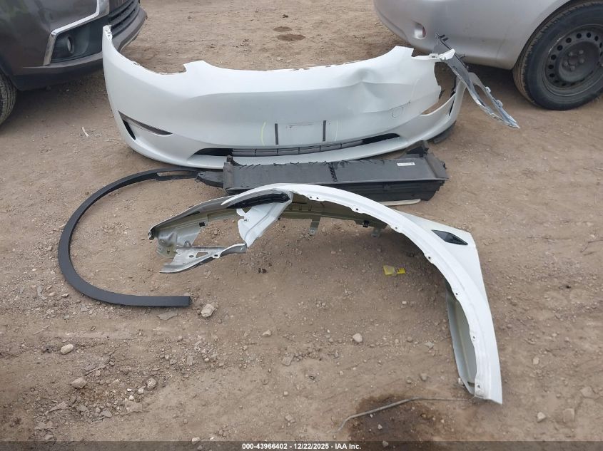 2023 Tesla Model Y Awd/Long Range Dual Motor All-Wheel Drive VIN: 7SAYGDEE8PA129657 Lot: 43966402