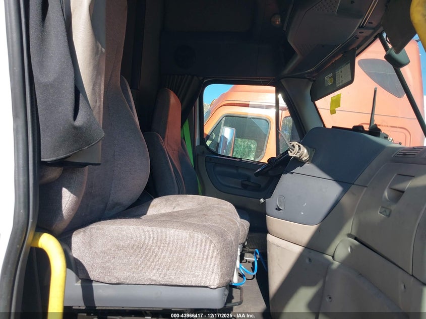 2017 Freightliner Cascadia 125 VIN: 3AKJGLDR0HSHJ4859 Lot: 43966417
