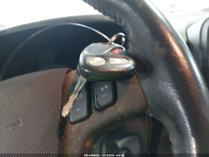 2004 Cadillac Srx Standard VIN: 1GYEE637240164031 Lot: 43966428