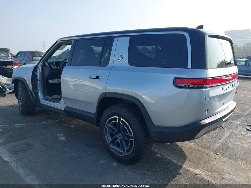 7PDSGGBA6TN080102 2026 RIVIAN R1S photo no. 3
