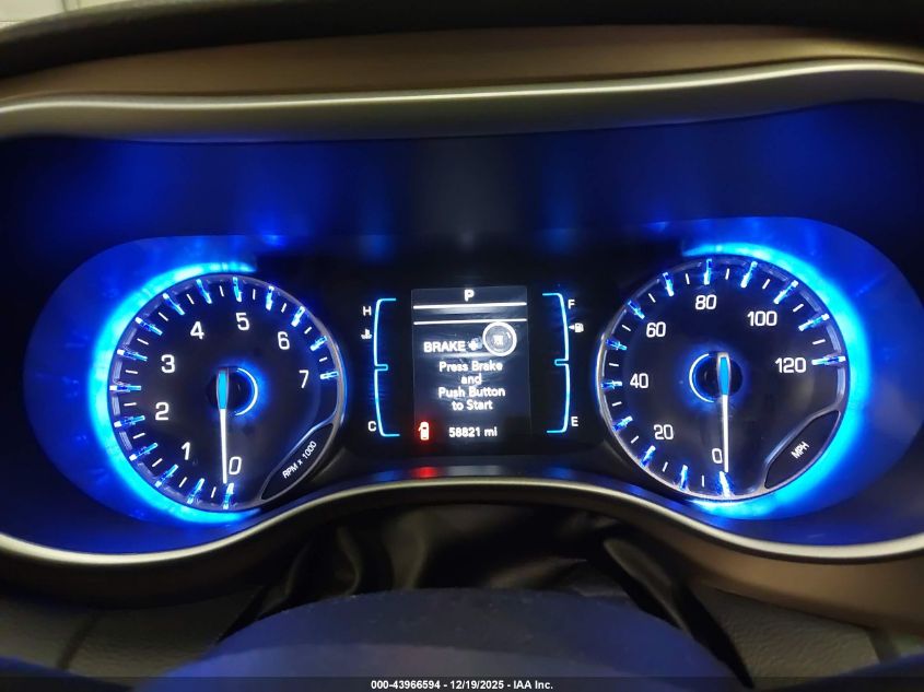 2017 Chrysler Pacifica Touring-L VIN: 2C4RC1BG4HR823627 Lot: 43966594