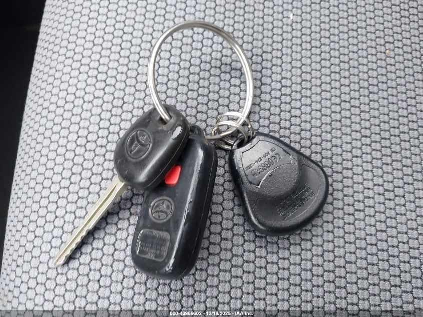 2006 Toyota Matrix Xr VIN: 2T1LR32E96C562460 Lot: 43966602