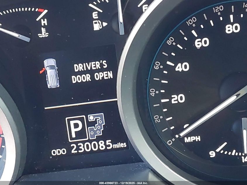 2015 Toyota Land Cruiser V8 VIN: JTMHY7AJ2F4032414 Lot: 43966723