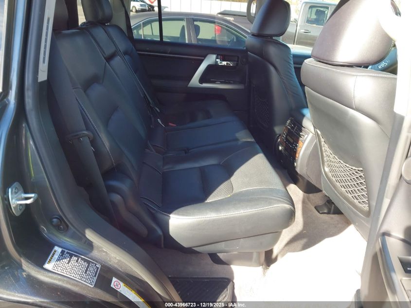 2015 Toyota Land Cruiser V8 VIN: JTMHY7AJ2F4032414 Lot: 43966723